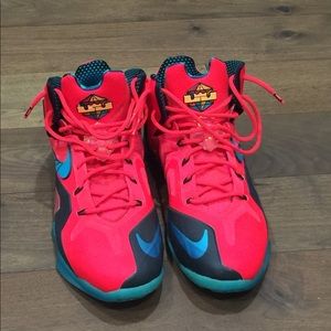 Lebron XI Elite ‘Hero’ Colorway in great condition